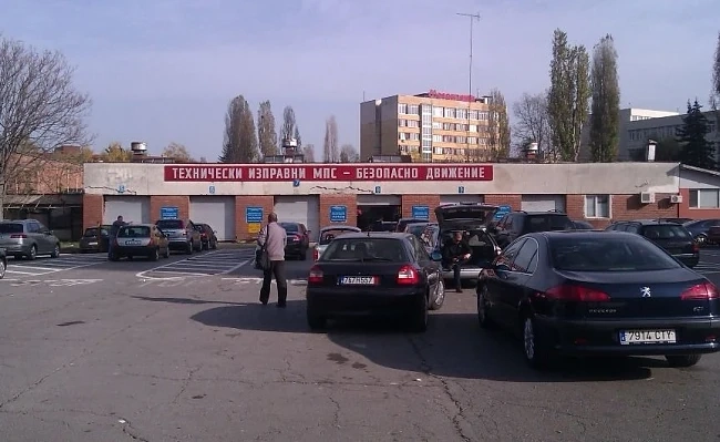 КАТ временно спира регистрацията на мотоциклети
