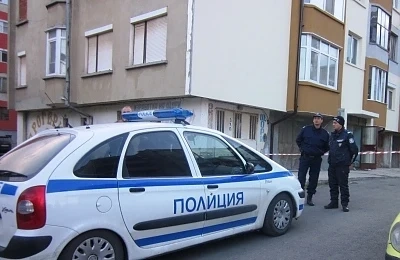 Възрастна жена хвърли през терасата 14 400 лева