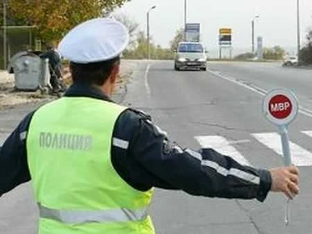  Дерегистрират автомобили без \