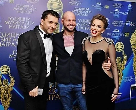 Емилия скандализира с визия и рокля (СНИМКИ)