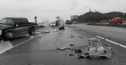 Джип влезе в насрещното и блъсна две коли край Благоевград (СНИМКИ)