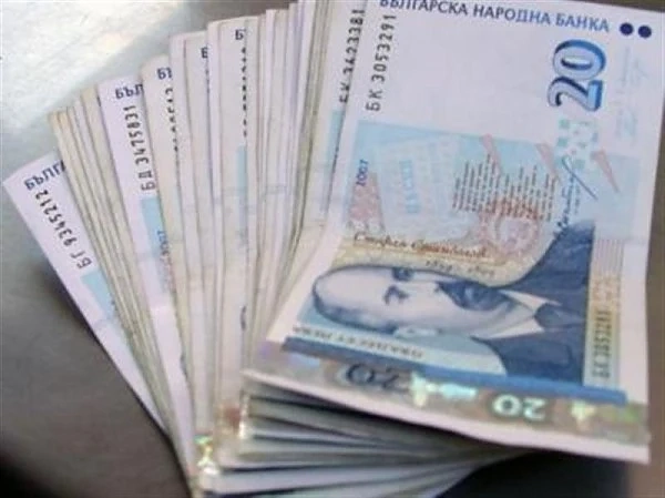 Пенсионерите с малки пенсии взимат по 40 лева за Великден