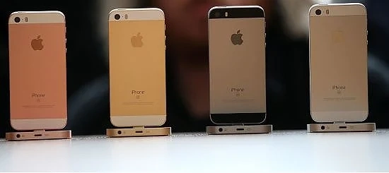 Apple представи новия iPhone SE 