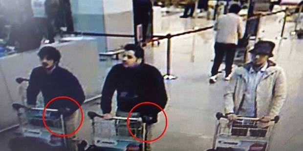 Публикуваха снимки на предполагаемите атентатори