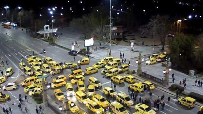 Таксиметровите шофьори заплашват да блокират София на 1 април