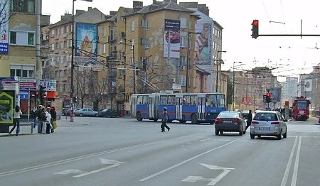 Взривиха изоставен куфар на Петте кьошета в София