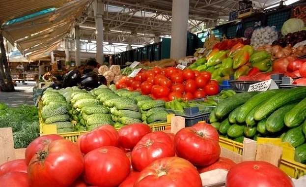 Родни производители ги притискат да продават евтино