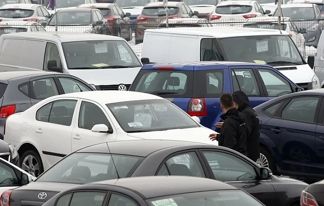 Плащаме по-високи такси при покупка на стари автомобили