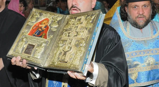 Чудотворна икона пристигна в Пазарджик 
