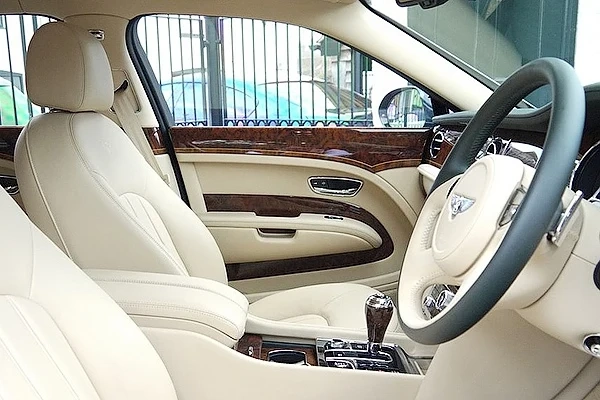 Продават Bentley-то на Елизабет II