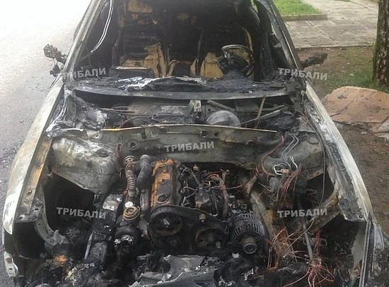 Запалиха автомобил във Враца