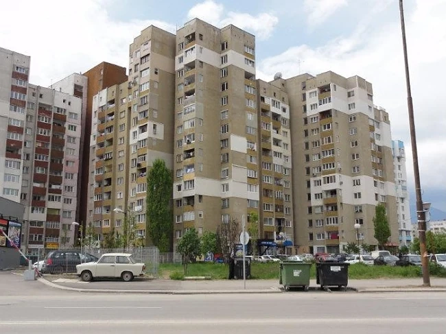 15 лв, за да паркираш колата пред блока!
