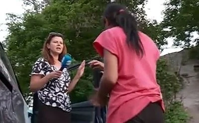 Роднините на децата, били възрастен мъж нападнаха журналисти