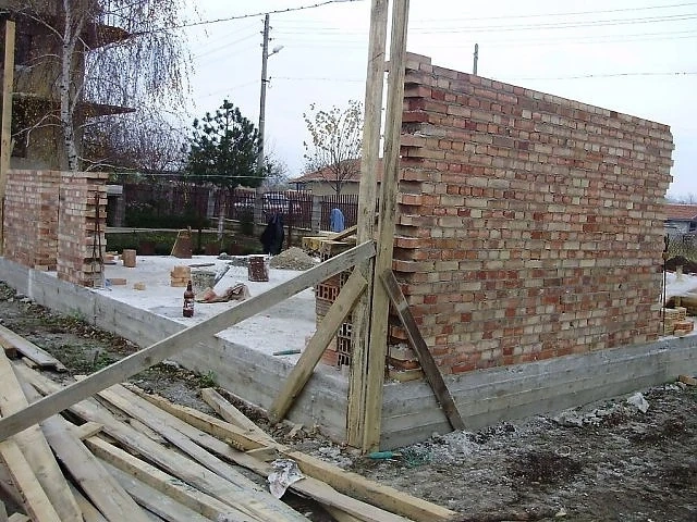 Строят къщи на цената на панелка в \