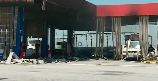 Продължава източването на гориво от изгорялата бензиностанция на АМ „Тракия“