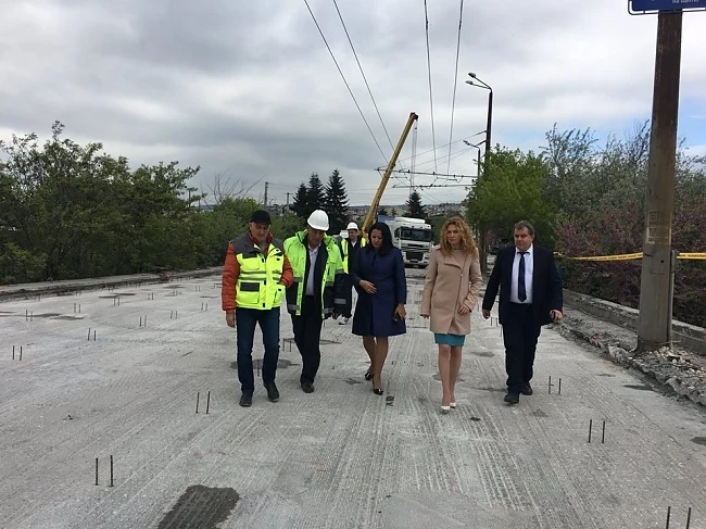Започват денонощно да ремонтират Аспаруховия мост  