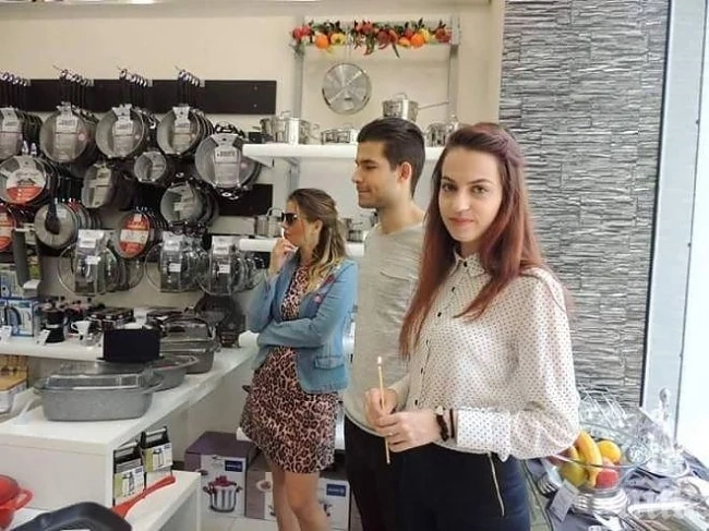 Емилия е бременна в петия месец 