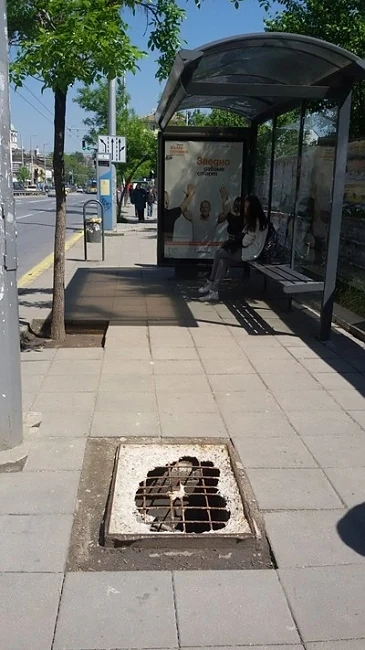 Опасни шахти дебнат жертви 