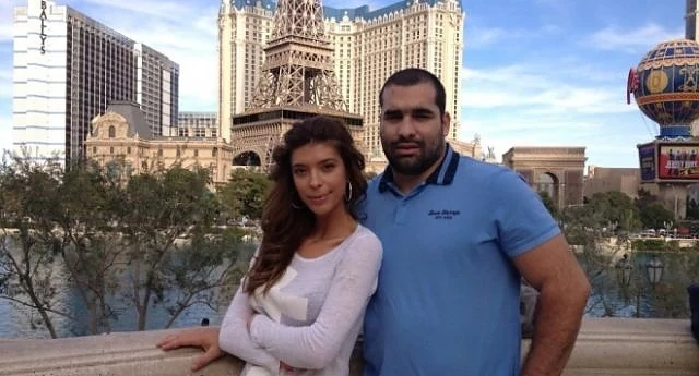 Багата се развежда
