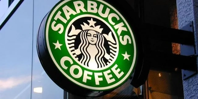 Съдят Starbucks заради много лед в студените напитки