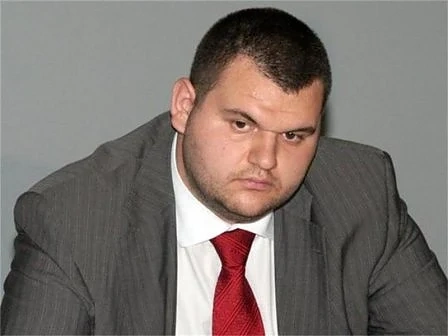 Пеевски е продал три от офшорните си компании