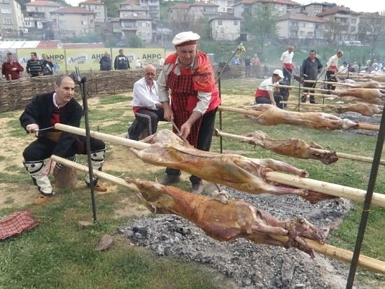 Цветанов върти чевермето в Златоград 