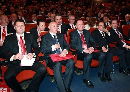 Тежка ще е изборната нощ в НДК