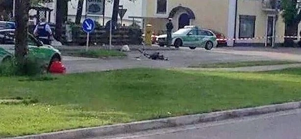 Един човек е починал след нападение на жп гара близо до Мюнхен