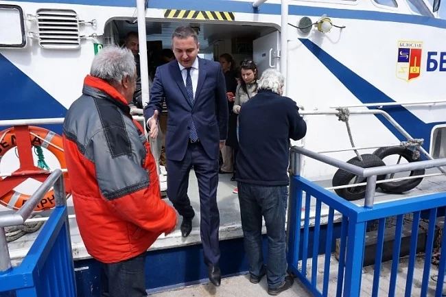 Пуснаха корабче от Варна до Аспарухово 