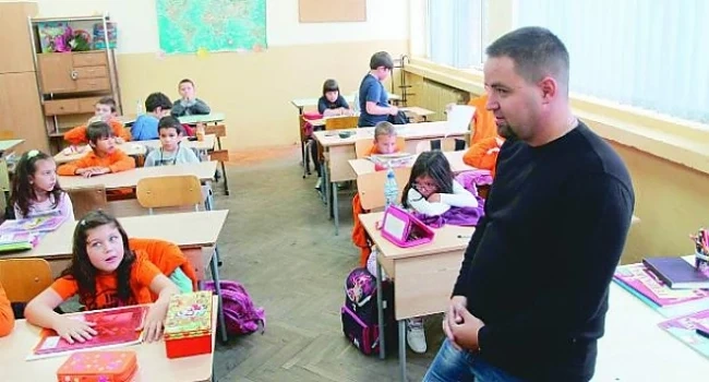 200 лв. бонус за учителите по повод 24 май