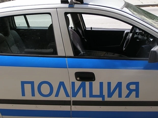 Задигнаха 11 бона от камион край Пловдив