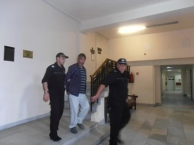 Безработен уби майка си за 2 лева 