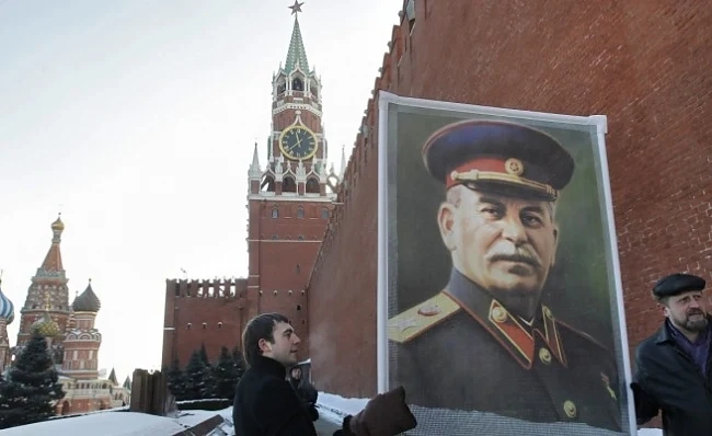 Руската компартия използва образа на Сталин за изборите