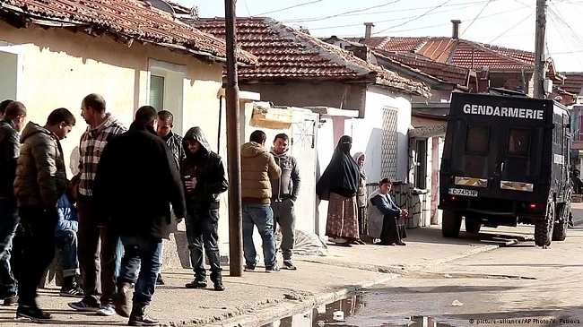 Едва 0,9% от ромите са висшисти