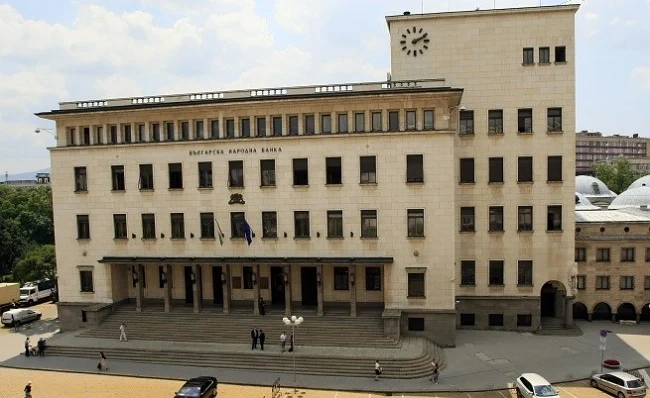 Прогнозират спад на лихвите