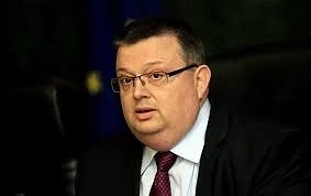 Цацаров: Незаконно е частна фирма да охранява съдебни сгради