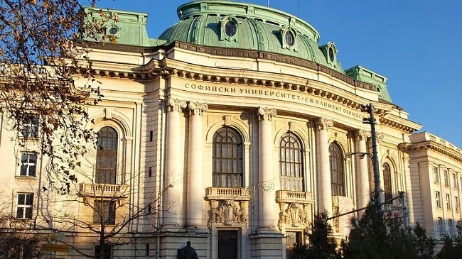 Днес са изпитите по литература и биология в СУ