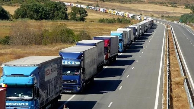 Отменят забраната за движение на тежкотоварни камиони при над 35 градуса 