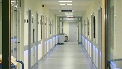 Санитари обличат трупове в болниците срещу 50 лева!