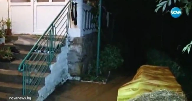 Цяло село под вода в Карловско!