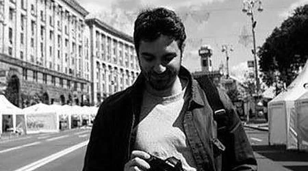 Издириха нападателя на френския фотограф