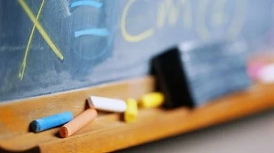 Двойкаджиите ще доучват след часовете