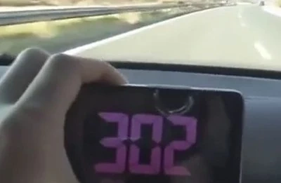 Джигит лети с 300 км/ч по българска магистрала
