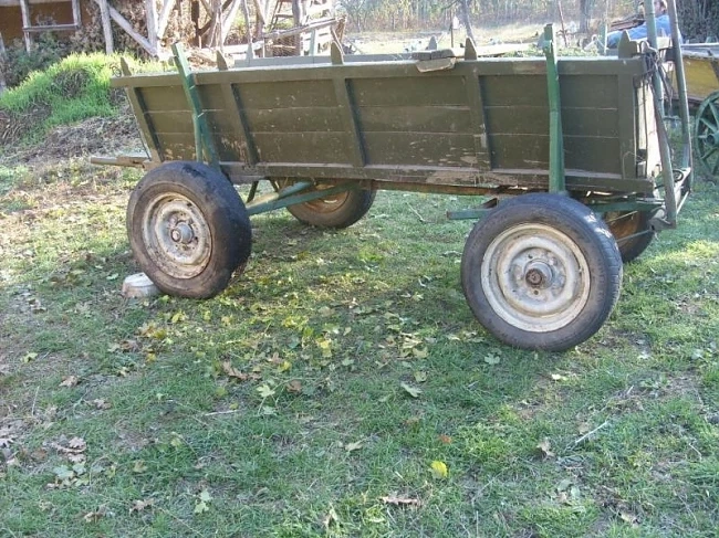 Мъж се потроши след падане от каруца 