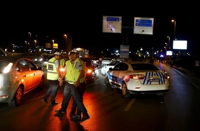 Арестуваха 13 души за атентата в Истанбул
