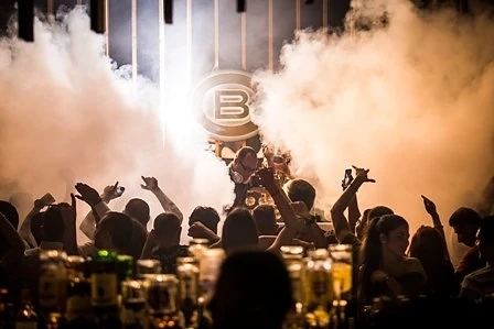 Фенове на електронния саунд посрещнаха джулай морнинг с DJ DESO и DJ KAISKI край брега
