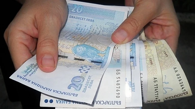 952 лв. е средната работна заплата за март 2016