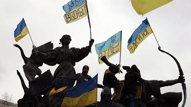 Хиляди украинци блокираха центъра на Киев 