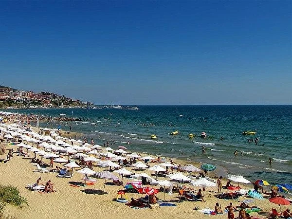 Оборотът на морето доближи 1 млрд лв. за месец