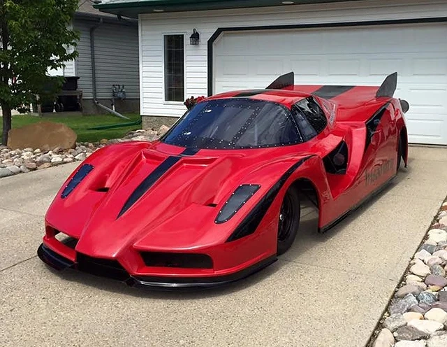Канадец построи Ferrari с реактивни двигатели